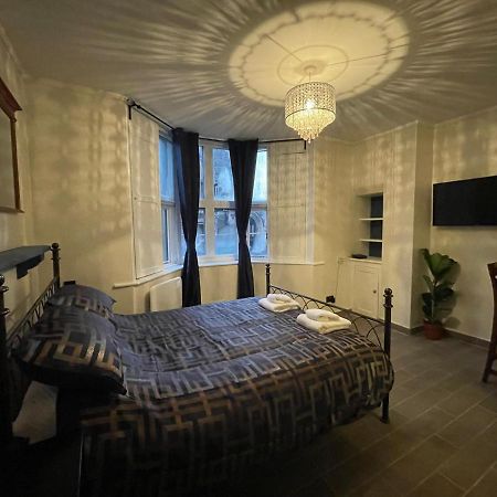 Gated Stunning Period Studio In Vibrant Bristol Exterior foto